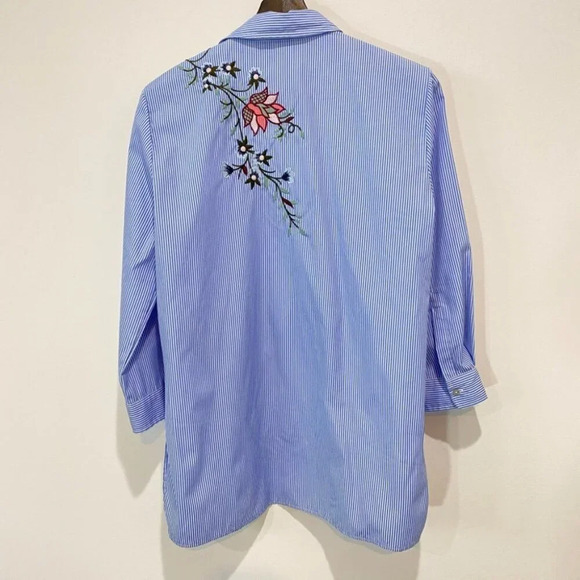 Zara Embroidered Floral Striped Blue and White Women's Button Dress Shirt Size M - Picture 7 of 16